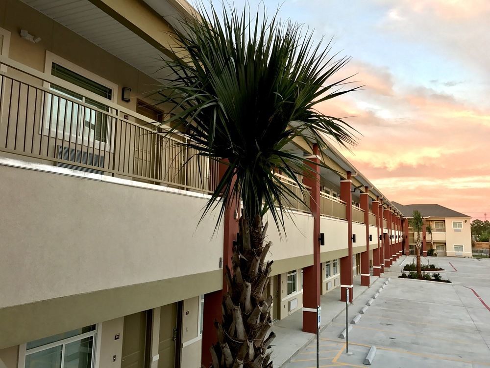 Grand Villa Inn & Suites Chinatown Хюстън Екстериор снимка